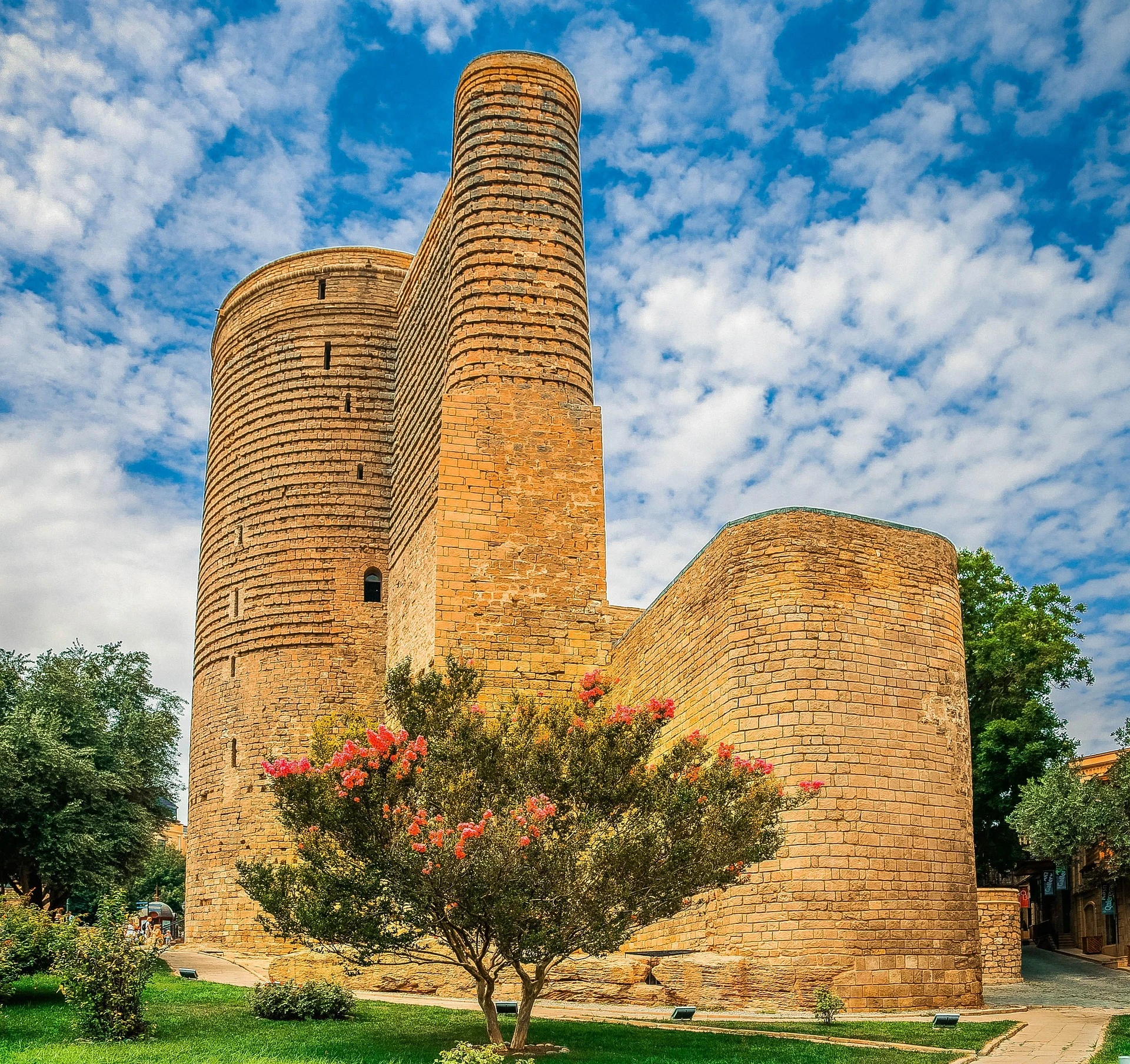 Baku Walking Tour: Historical and Modern City Highlights