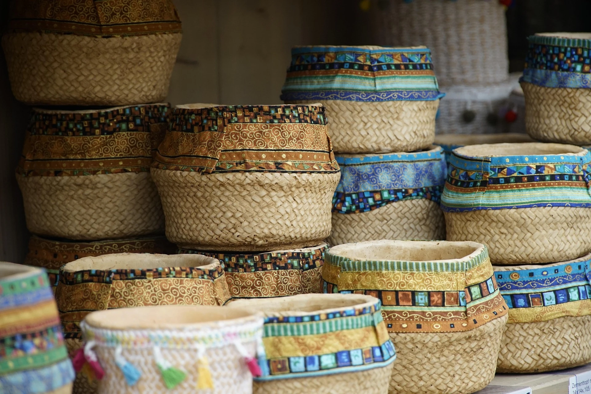 Bucharest Hidden Markets Walking Tour with Tastings