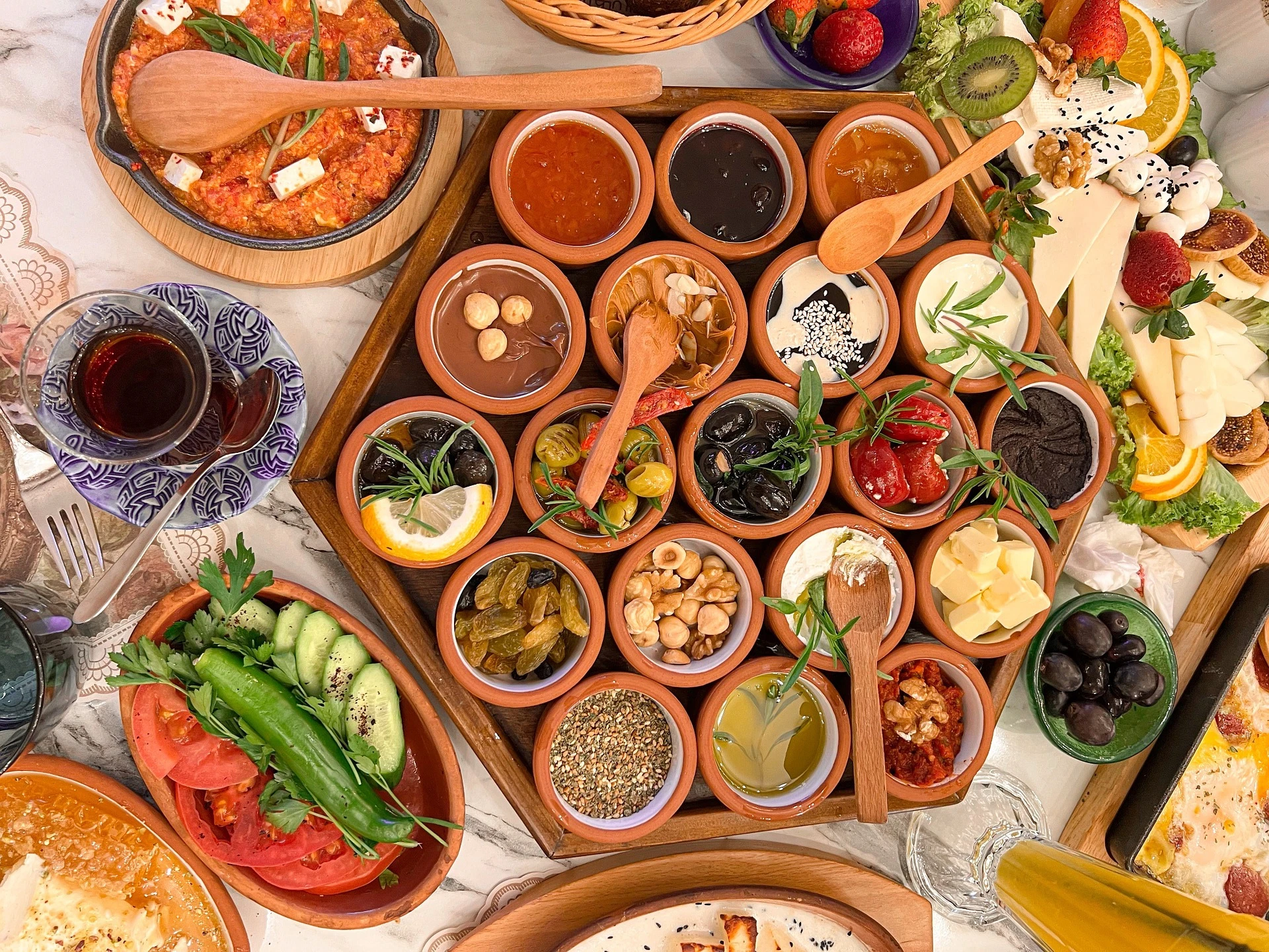 CULINARY AND CULTURAL ENCOUNTERS